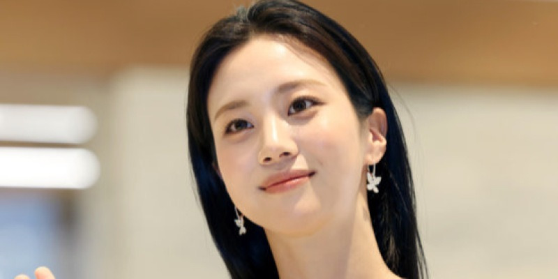 얼마나 예쁘길래 2025년 데뷔했는데 주연으로 차기작 줄서있다는 신예 여배우 - 콘텐츠뷰
