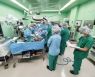 국내 최초 오른팔 이식 수술 성공..2018년 법적 허용 이후 처음