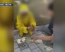 '담배 사달라'며 할머니 괴롭힌 10대들..고교생 2명 구속