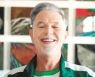 넷플릭스 CEO '오징어게임 사랑' 초록체육복 입고 3분기 실적발표
