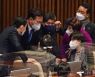 [사설] '이벤트성 충원'과 '반인권적 보도'가 합작한 민주당 영입 파동