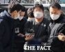 '부모·형 살해' 30대 첫 재판서 혐의 인정..심신미약 소견