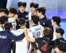 한국 남자배구, 일본에 진땀승..역전패 위기 막았다