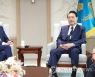 윤석열 대통령, 미 에드 마키 상원의원 접견