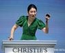 크리스티 홍콩 '20·21세기 미술 이브닝 경매' 진행하는 린 첸