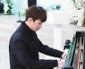 이찬원, 피아노 치는 남자의 고급美..반전 매력 '피아니스또' [스타IN★]