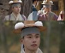 '암행어사' 이이경, 유쾌한 '박춘삼' 혼연일체 열연