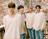 "청량한 겨울 AB6IX" 리패키지 'SALUTE' 첫번째 콘셉트 포토