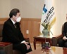 이용훈 의장 예방한 이낙연 대표