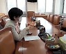 백혜련 간사와 면담하는 김동명 위원장