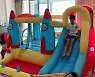 '정조국♥' 김성은, 집콕 자녀 위해 에어바운스 설치..키즈카페인 줄[in스타★]