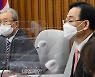 <포토> 아동학대 근절 대책 연석회의 발언하는 김종인
