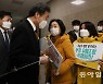 중대재해법 소위 통과..'50인 미만' 유예-공무원은 대상서 빠져