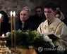[오늘의 글로벌 오피니언리더] 코로나 뚫고 예배 참석한 푸틴