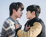 '여신강림' 차은우·황인엽, 핑크뮬리 밭 폭풍 전야