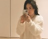 민효린, 형형색색 장미꽃다발..♥남편 태양이 선물했나? [in스타★]