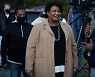 민주당의 조지아 선거 압승.. 그 뒤엔 흑인여성 있었네