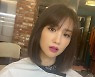 '류수영♥' 박하선, 보라색 입술+진한 스모키 화장 '스타일 파격 변신' [SNS★컷]