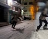 폭설 속 도심스키.."도로에선 참아주세요"