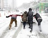 폭설·한파에 차보험 신고·출동요청 폭주..통화연결 지연(종합)