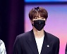 BTS 진 '눈빛마저 잘생겼어'