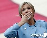 마크롱 佛 대통령 영부인, 코로나 걸렸다가 회복