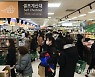 콜라·두부·통조림 줄줄이 인상..식탁 물가 비상