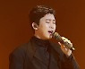[TD포토] 임영웅 '땀흘리며 열창' (골든디스크어워즈)