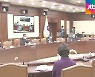 전 국민에 4차 지원금, 재촉하는 여당..홍남기 '제동'