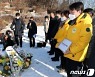 중대재해법 들고 故 노회찬 묘소 찾은 김종철 대표