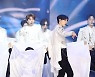 갓세븐 마크, 여심저격 손짓