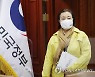 흰머리에 민낯·파자마..인간미 띄우는 서울시장 주자들