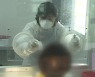 대구·경북 확진자 감소세.."가정·일터 방역 관건"