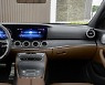 벤츠 1위 비결은 '아내의 유혹'..벤츠-40대·여, BMW-30대·남 선호[왜샀을카]