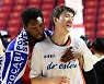[포토] 박찬희 '이기면 뭘해도 즐거워'