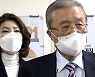 김종인 '안철수 때리기'..야권 분열 부추기는 민주당