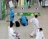 흰색과 파란색