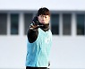 올림픽 축구대표팀 훈련 함께하는 김은중 코치 [사진]