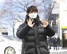 황치열 '여심 녹이는 손인사'