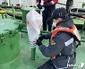 인천 송도 LNG기지 인근서 급유선 한때 좌주..피해 없어
