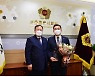 [포토]정진철 서울시의원, 전국 시·도의회의장협의회 주관  우수의정대상 수상