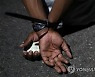 남아공 경찰, 연말연시 마스크 미착용자 7455명 체포