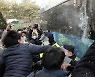"넘어뜨린 채 발로 밟아"..檢, 정인이 학대 양모 살인죄 적용