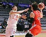[MD포토] 최원혁 '하필 패스가 이대성 손에'