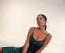 제시, 초록색 드레스로 뽐낸 다이너마이트급 몸매..섹시 그 자체 [★SHOT!]