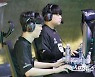 '라스칼 하드캐리' 젠지, 초반부터 전 라인 압도하며 '1세트 완승' [LCK]