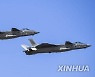 중국, 최신예 전투기 J-20 2인승 버전 공개.."공격력 강화"