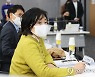 박영선 장관, 소상공인 버팀목자금 집행상황 점검