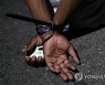 남아공 경찰, 연말연시 마스크 안 쓴 7천455명 체포