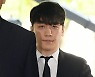 승리, 어떻게 살아왔나..폭행 교사 추가로 혐의만 9개 [종합]